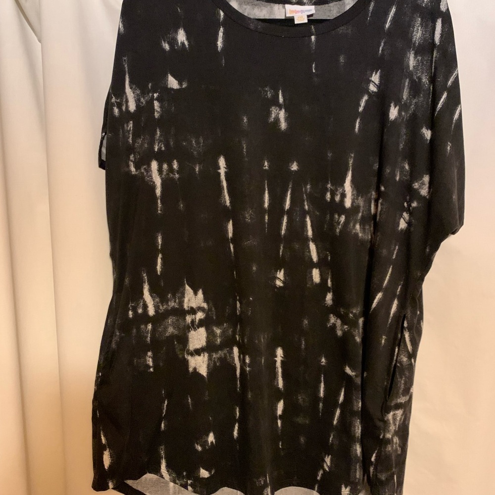 LuLaRoe Black and White Tie-Dye Short Sleeve Top